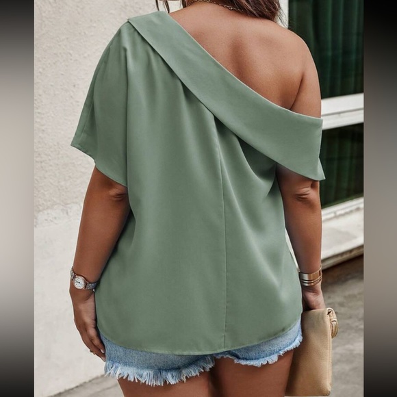 Boho plus size asymmetrical hem blouse - Picture 3 of 5